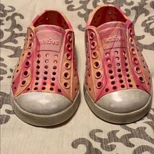 Pink Natives Size 5